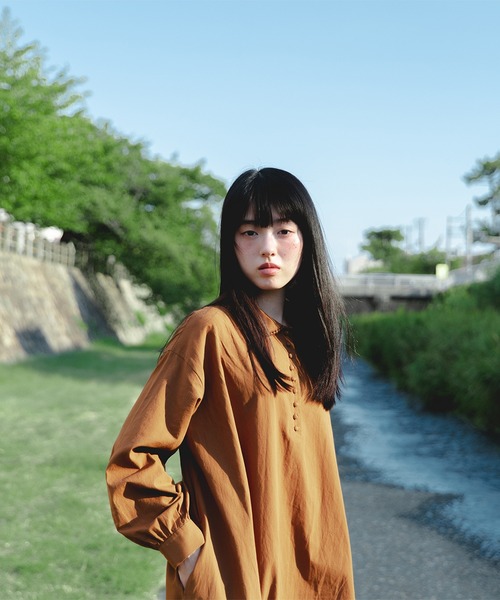 オオカミとフクロウ（オオカミとフクロウ）の「オオカミと陽だまり森の一日“長袖ワンピース”（ワンピース・レディース・ブラック/ブラウン・FREE）」の7枚目の写真