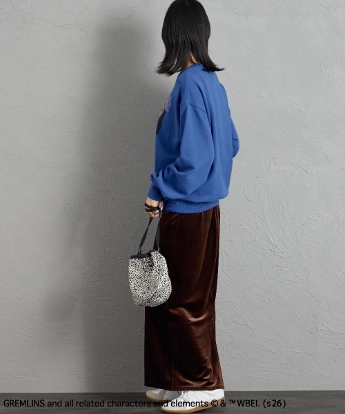JEANS FACTORY （ジーンズファクトリー）の「【WEB限定】[GREMLINS/グレムリン] フォトプリント クルーネックスウェット（スウェット・レディース・オフホワイト/チャコールグレー/ブルー・M/L）」の10枚目の写真