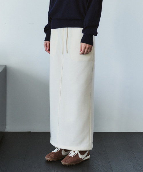 SIYAZU（シヤジュ）の「SIST9069 ファティーグ バンディング スウェット スカート_Cream（スカート・レディース・アイボリー・SMALL/MEDIUM）」の2枚目の写真