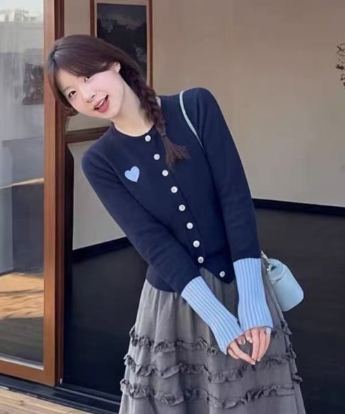LADY LIKE（レディライク）の「配色ボタンハートニットカーディガン（カーディガン/ボレロ・レディース・グレー/ネイビー・M）」の15枚目の写真