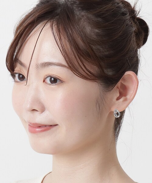 ITS'DEMO(イッツデモ)の「タイニーノットピアス(ピアス(両耳用)・レディース・シルバー/ゴールド・00)」の7枚目の写真