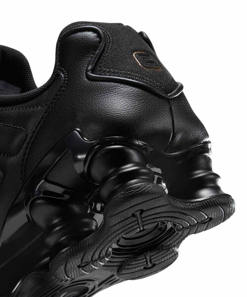 NIKE(ナイキ)の「ナイキ ショックス TL ウィメンズシューズ / Nike Shox TL Women's Shoes IQ0023-002 Black(スニーカー・レディース・ブラック・22/22.5/25/23/23.5/25.5/26/24.5/24)」の8枚目の写真