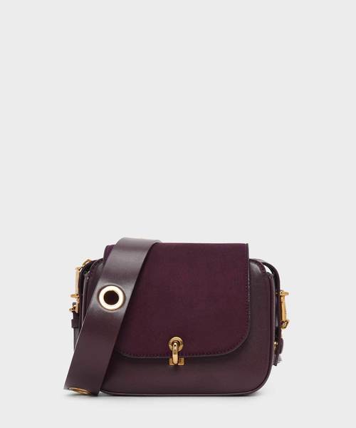 CHARLES & KEITH（チャールズ & キース）の「グロメットディテールストラップバッグ / GROMMET DETAIL STRAP BAG（ショルダーバッグ・レディース・ダークグリーン/ピンク系その他/プラム・S）」の3枚目の写真
