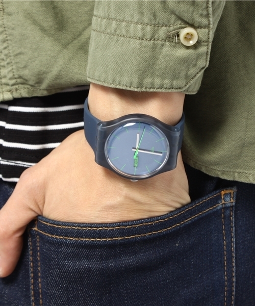 BEAUTY&YOUTH UNITED ARROWS（ビューティーアンドユースユナイテッドアローズ）の「＜SWATCH＞ BLUE REBEL¨§（アナログ腕時計・メンズ・ネイビー・フリー）」の2枚目の写真