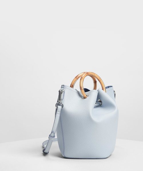 CHARLES & KEITH（チャールズ & キース）の「ペタルフォールド バケツバッグ / Petal Fold Bucket Bag（ショルダーバッグ・レディース・ライトブルー/ブラック/レッド/イエロー・M）」の11枚目の写真