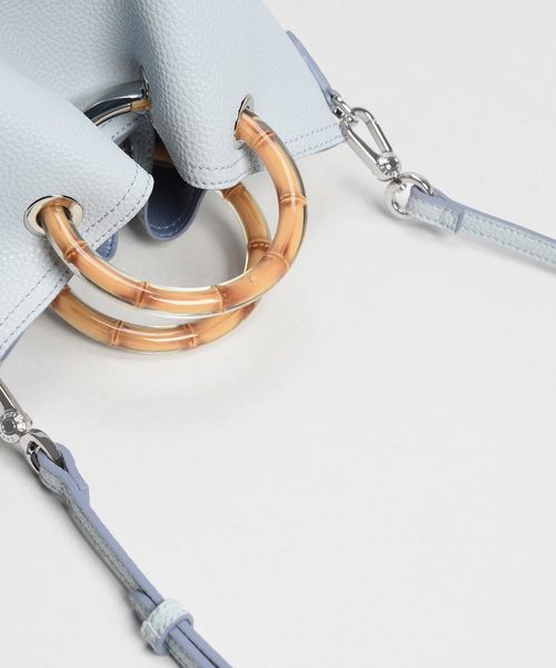 CHARLES & KEITH（チャールズ & キース）の「ペタルフォールド バケツバッグ / Petal Fold Bucket Bag（ショルダーバッグ・レディース・ライトブルー/ブラック/レッド/イエロー・M）」の12枚目の写真