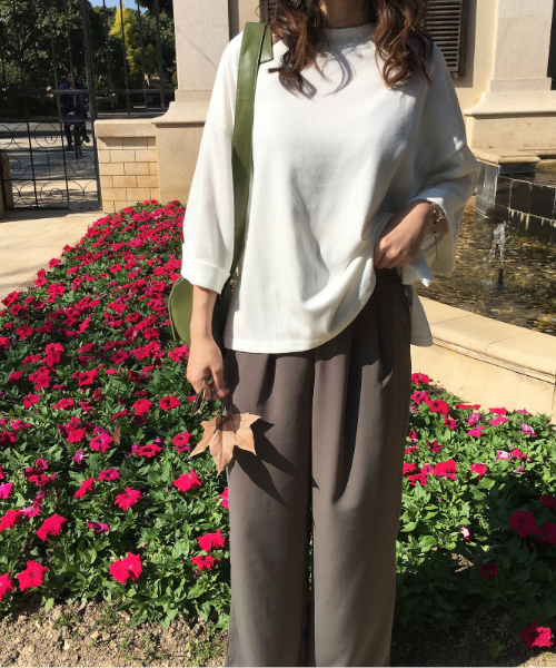 chuclla(チュクラ)の「【chuclla】サイドスリット カットソー chw714(Tシャツ/カットソー・レディース・ホワイト/ピンク/ダークグレー/キャメル・FREE)」の6枚目の写真