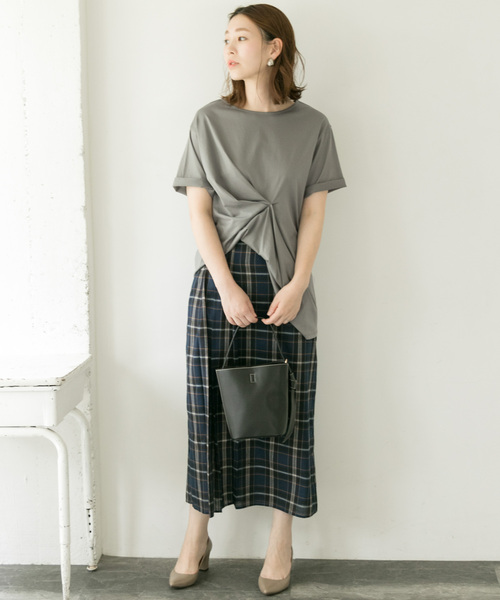 URBAN RESEARCH ROSSO WOMEN(アーバンリサーチ ロッソ)の「フロントタックアシメプルオーバー∴(Tシャツ/カットソー・レディース・チャコールグレー/ブラウン/グレー系その他・FREE)」の11枚目の写真