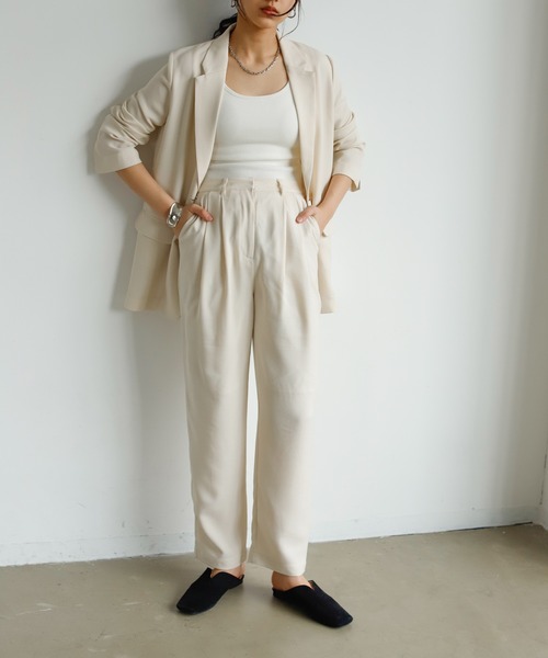 Auntie Rosa Holiday(アンティローザホリデー)の「麻調バスケットタックテーパード(スラックス・レディース・ブラック/ナチュラル/カーキ・FREE)」の3枚目の写真