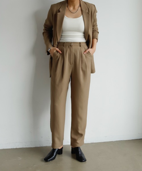 Auntie Rosa Holiday(アンティローザホリデー)の「麻調バスケットタックテーパード(スラックス・レディース・ブラック/ナチュラル/カーキ・FREE)」の1枚目の写真