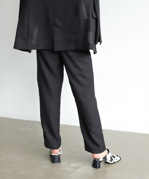 Auntie Rosa Holiday(アンティローザホリデー)の「麻調バスケットタックテーパード(スラックス・レディース・ブラック/ナチュラル/カーキ・FREE)」の7枚目の写真