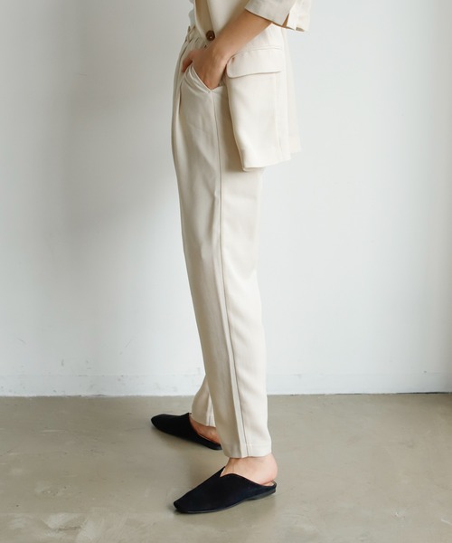 Auntie Rosa Holiday(アンティローザホリデー)の「麻調バスケットタックテーパード(スラックス・レディース・ブラック/ナチュラル/カーキ・FREE)」の14枚目の写真