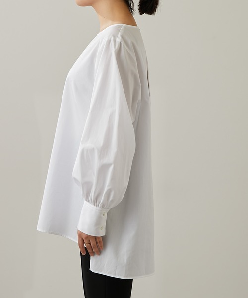 Whim Gazette（ウィムガゼット）の「ブロードバックスリットブラウス