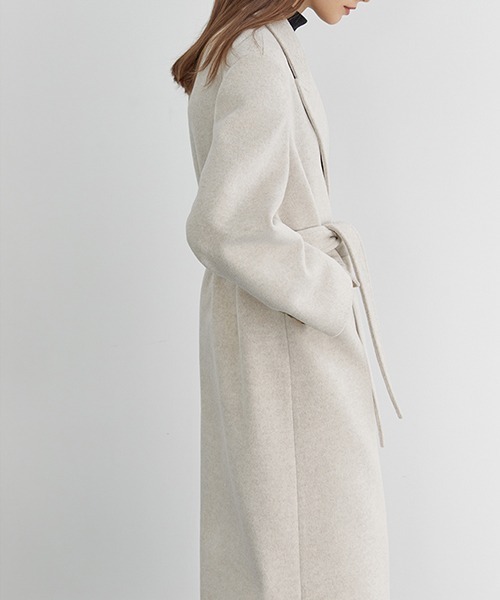 Fano Studios（ファノ ストゥディオズ）の「【Fano Studios】Belted double-breasted chester coat FD20D006（チェスターコート・レディース・アイボリー・L/S/M）」の4枚目の写真