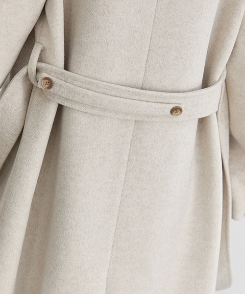 Fano Studios（ファノ ストゥディオズ）の「【Fano Studios】Belted double-breasted chester coat FD20D006（チェスターコート・レディース・アイボリー・L/S/M）」の9枚目の写真