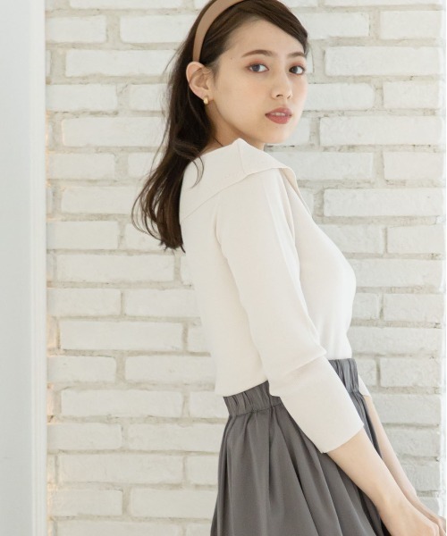12Twelve Agenda(トゥエルブ アジェンダ)の「アシメオフショル7分袖ニットプルオーバー(ニット/セーター・レディース・チャコールグレー/サックスブルー/グレイッシュベージュ・M)」の12枚目の写真