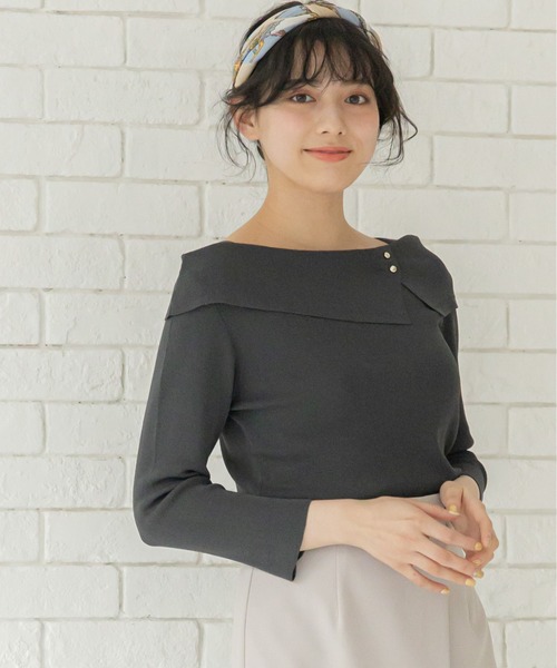 12Twelve Agenda(トゥエルブ アジェンダ)の「アシメオフショル7分袖ニットプルオーバー(ニット/セーター・レディース・チャコールグレー/サックスブルー/グレイッシュベージュ・M)」の4枚目の写真