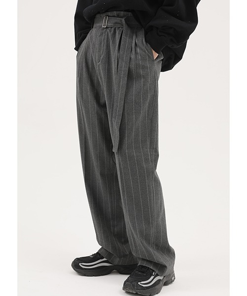 MASONPRINCE(メイソンプリンス)の「【MASONPRINCE】Striped have leisure trousers XXK2021(スラックス・メンズ・ダークグレー/ライトグレー・XL/S/M/L)」の2枚目の写真