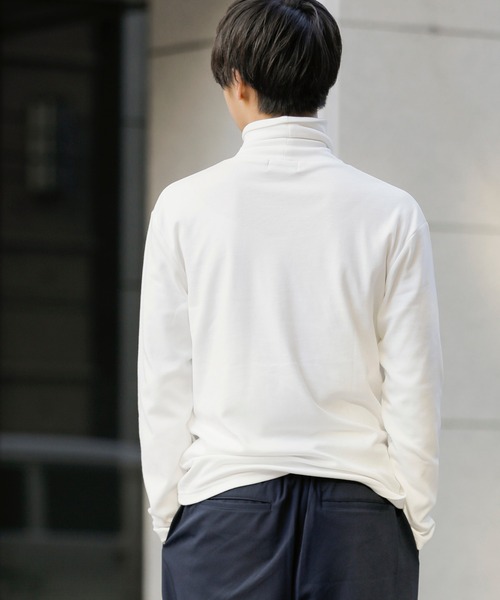 Beno(ビーノ)の「マイクロスムース タートルネック カットソー ロングスリーブTEE(Tシャツ/カットソー・メンズ・ブラック/ベージュ/オフホワイト/ワイン/ブルーグレー/ライトベージュ/マスタード/グレイッシュブルー・M/L/LL)」の9枚目の写真