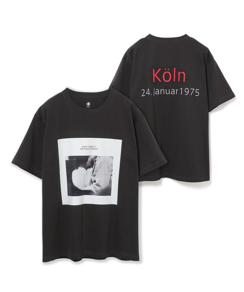 ADAM ET ROPE'（アダムエロペ）の「【ECM×10C】Keith Jarrett THE KOLN CONCERT（Tシャツ/カットソー・メンズ・ブラック×レッド/ホワイト×ブルー/ホワイト×イエロー/ブラック×イエロー/ブラック×ブルー/ホワイト×レッド・L/XL/M）」の4枚目の写真
