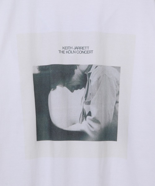 ADAM ET ROPE'（アダムエロペ）の「【ECM×10C】Keith Jarrett THE KOLN CONCERT（Tシャツ/カットソー・メンズ・ブラック×レッド/ホワイト×ブルー/ホワイト×イエロー/ブラック×イエロー/ブラック×ブルー/ホワイト×レッド・L/XL/M）」の20枚目の写真