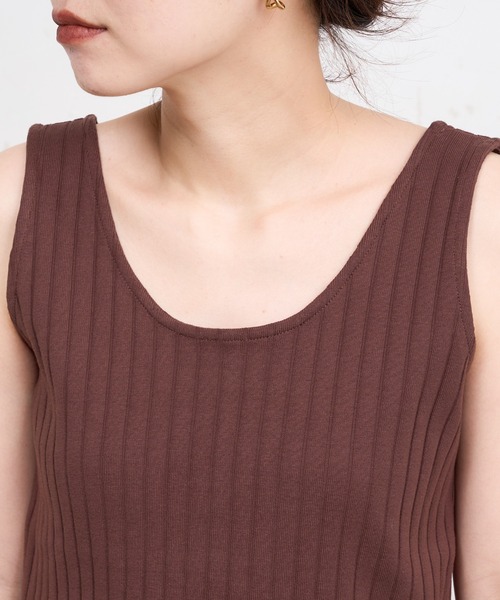 natural couture(ナチュラルクチュール)の「2WAYワイドリブタンク(タンクトップ・レディース・ブラック/アイボリー/オレンジ/ベージュ/ブラウン・FREE)」の14枚目の写真