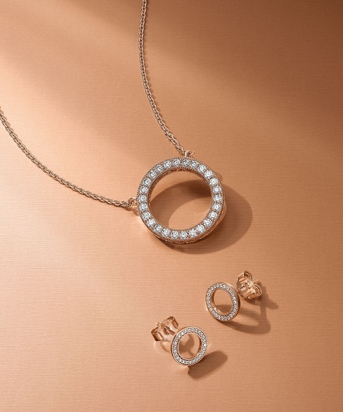 PANDORA（パンドラ）の「サークル オブ スパークル ネックレス