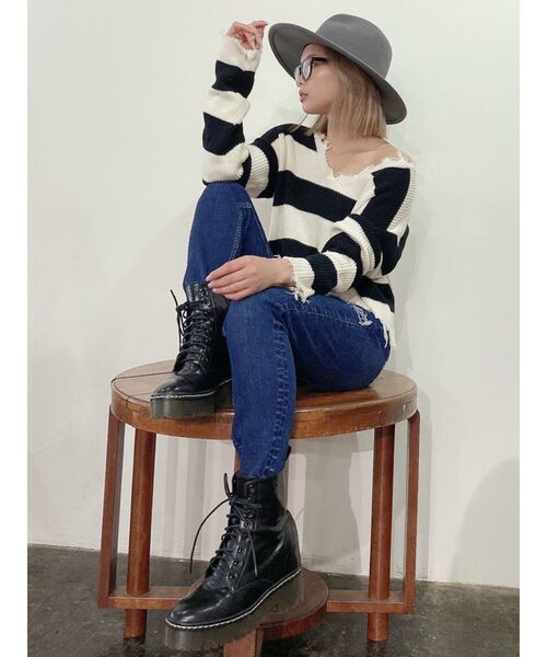 GYDA（ジェイダ）の「VネックグラインダーニットTOPS（ニット/セーター・レディース・ベージュ/ブラック/グレー・FREE）」の12枚目の写真