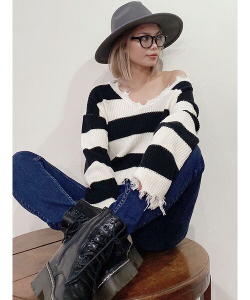 GYDA（ジェイダ）の「VネックグラインダーニットTOPS（ニット/セーター・レディース・ベージュ/ブラック/グレー・FREE）」の6枚目の写真