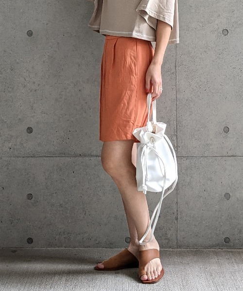 Per sist ence（パーシエンス）の「Per sist ence/パーシエンス　フェイクレザー 2WAY巾着ショルダーバッグ（ショルダーバッグ・レディース・ホワイト/ブラック/モカ/ブラウン/イエロー/チャコールグレー/シルバー/ブルーグリーン/レッド/アイボリー/ライトブラウン・FREE）」の16枚目の写真