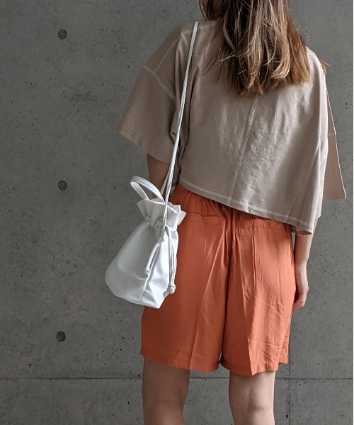 Per sist ence（パーシエンス）の「Per sist ence/パーシエンス　フェイクレザー 2WAY巾着ショルダーバッグ（ショルダーバッグ・レディース・ホワイト/ブラック/モカ/ブラウン/イエロー/チャコールグレー/シルバー/ブルーグリーン/レッド/アイボリー/ライトブラウン・FREE）」の19枚目の写真