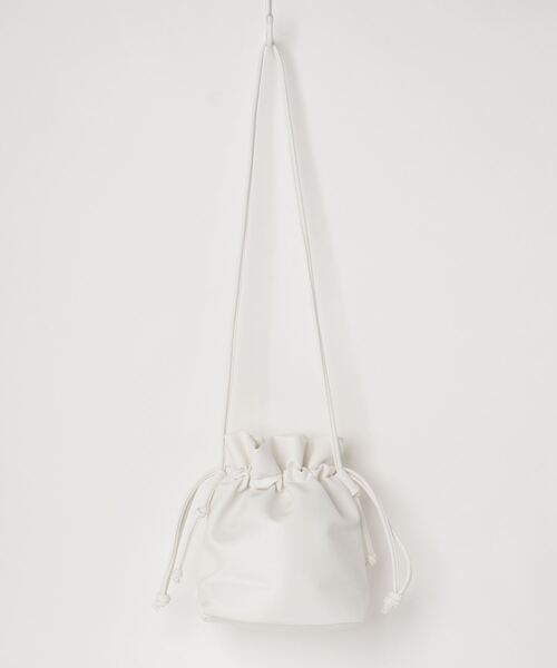 Per sist ence（パーシエンス）の「Per sist ence/パーシエンス　フェイクレザー 2WAY巾着ショルダーバッグ（ショルダーバッグ・レディース・ホワイト/ブラック/モカ/ブラウン/イエロー/チャコールグレー/シルバー/ブルーグリーン/レッド/アイボリー/ライトブラウン・FREE）」の20枚目の写真