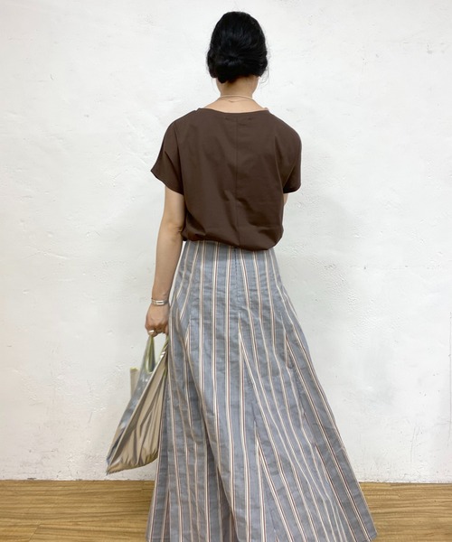 SHENERY（シーナリー）の「フレンチスリーブシルケットカットソー（Tシャツ/カットソー・レディース・ダークブラウン/ベージュ/オフホワイト・FREE）」の11枚目の写真