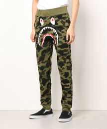 H*a様 【値下げ】A BATHING APE カモフラージュスウェット【L】 美品 A BATHING APE カモフラ 迷彩 スウェット ズボン Mサイズ
