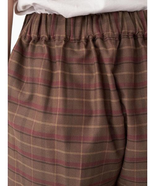 earth music&ecology（アースミュージックアンドエコロジー）の「ストレッチテーパードパンツ(チェック) ＊（その他パンツ・レディース・ブラウン/グレー/アイボリー・S/M/L）」の6枚目の写真