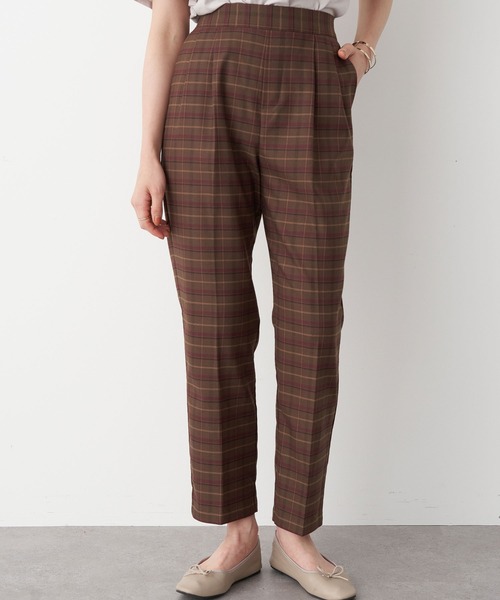 earth music&ecology（アースミュージックアンドエコロジー）の「ストレッチテーパードパンツ(チェック) ＊（その他パンツ・レディース・ブラウン/グレー/アイボリー・S/M/L）」の3枚目の写真