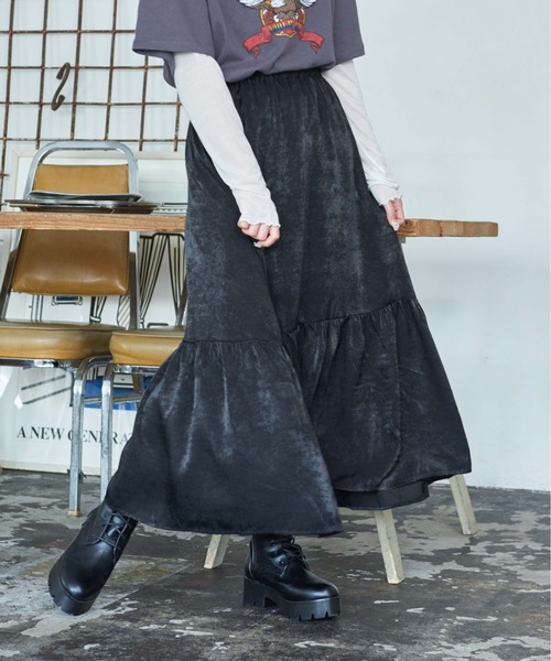 WEGO(ウィゴー)の「WEGO/サテンティアードフレアスカート(スカート・レディース・ブラック/パープル・FREE)」の2枚目の写真