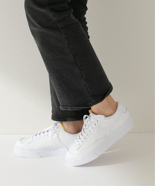 NIKE(ナイキ)の「【NIKE/ナイキ】Blazer Low Platform:スニーカー(スニーカー・レディース・ホワイト・23cm/24.5cm/24cm/23.5cm/22.5cm)」の3枚目の写真