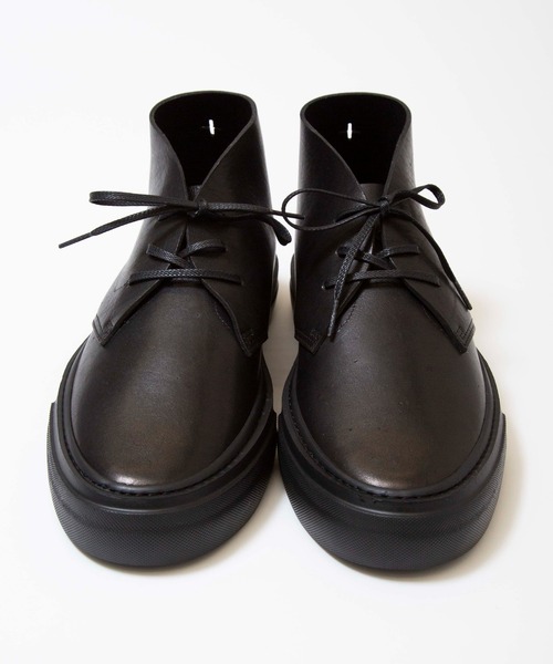 FACTOTUM(ファクトタム)の「【FACTOTUM×FOBS】カウレザーチャッカスニーカー(スニーカー・メンズ・ブラック/ベージュ・42/41/40)」の3枚目の写真