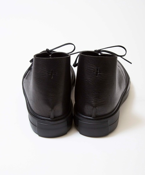 FACTOTUM(ファクトタム)の「【FACTOTUM×FOBS】カウレザーチャッカスニーカー(スニーカー・メンズ・ブラック/ベージュ・42/41/40)」の5枚目の写真