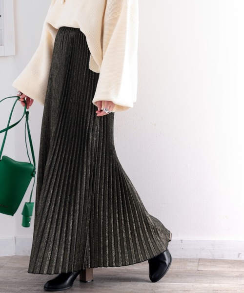 classicalelf（クラシカルエルフ）の「揺れて煌めく。ゴールドラメプリーツスカート（スカート・レディース・ブラック・X-LARGE/MEDIUM）」の10枚目の写真