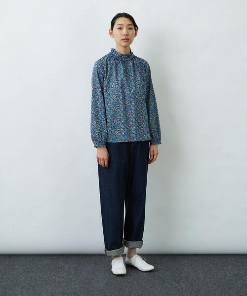LOISIR（ロワズィール）の「リバティプリントフリルカラーブラウス 