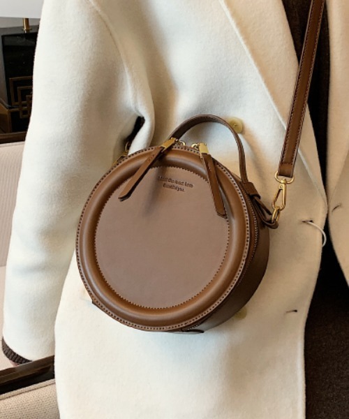 ACT(アクト)の「PUレザー 2WAY ラウンドポシェット(ショルダーバッグ・レディース・ブラック/ベージュ/ブラウン/ライトブラウン・FREE)」の3枚目の写真