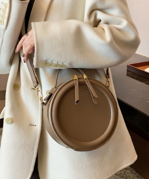 ACT(アクト)の「PUレザー 2WAY ラウンドポシェット(ショルダーバッグ・レディース・ブラック/ベージュ/ブラウン/ライトブラウン・FREE)」の4枚目の写真