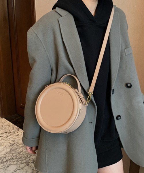 ACT(アクト)の「PUレザー 2WAY ラウンドポシェット(ショルダーバッグ・レディース・ブラック/ベージュ/ブラウン/ライトブラウン・FREE)」の8枚目の写真