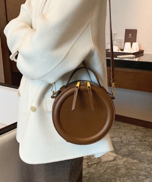 ACT(アクト)の「PUレザー 2WAY ラウンドポシェット(ショルダーバッグ・レディース・ブラック/ベージュ/ブラウン/ライトブラウン・FREE)」の16枚目の写真