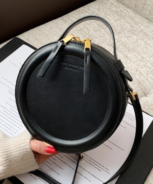 ACT(アクト)の「PUレザー 2WAY ラウンドポシェット(ショルダーバッグ・レディース・ブラック/ベージュ/ブラウン/ライトブラウン・FREE)」の5枚目の写真