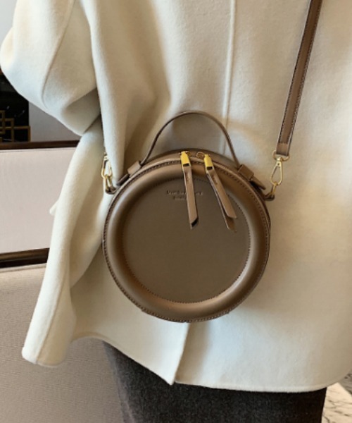 ACT(アクト)の「PUレザー 2WAY ラウンドポシェット(ショルダーバッグ・レディース・ブラック/ベージュ/ブラウン/ライトブラウン・FREE)」の10枚目の写真