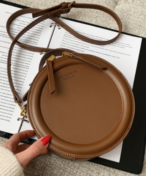 ACT(アクト)の「PUレザー 2WAY ラウンドポシェット(ショルダーバッグ・レディース・ブラック/ベージュ/ブラウン/ライトブラウン・FREE)」の7枚目の写真