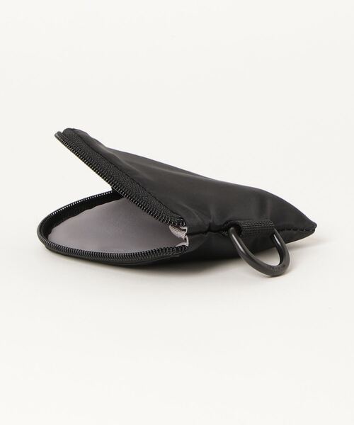KEEN（キーン）の「HARVEST MATERIAL COIN CASE / ハーベスト マテリアル コイン ケース（コインケース・メンズ・ブラック・OS）」の2枚目の写真